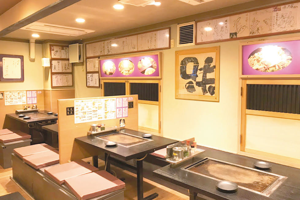 味乃家 本店の店内