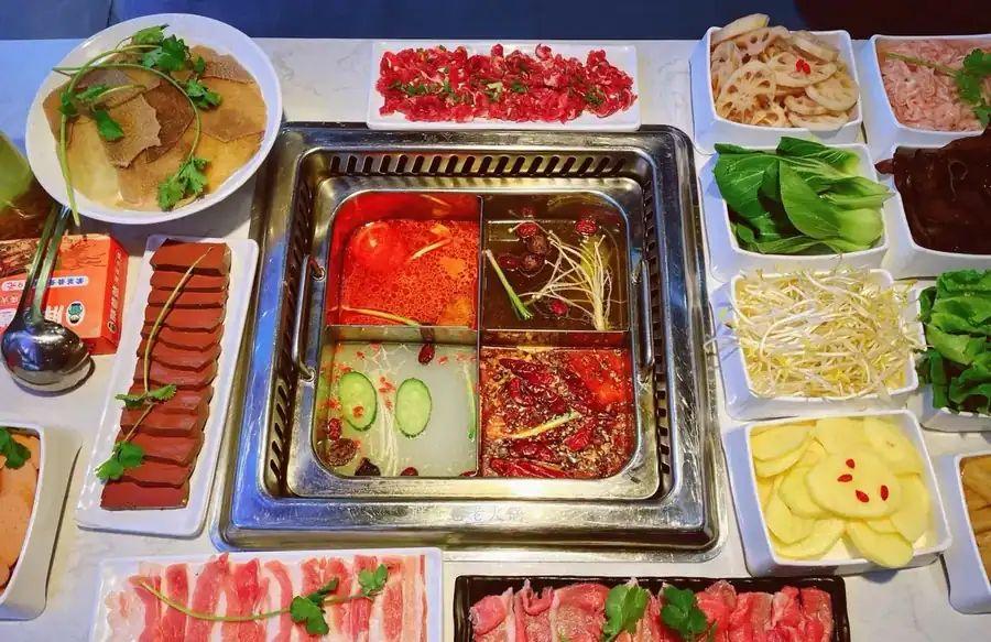 四川火鍋専門店 蜀小龍の料理写真1