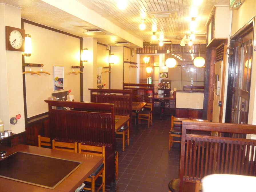 お好み焼 とんべえの店内