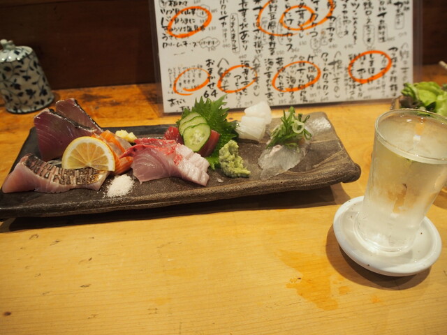 魚屋ひでぞう 立ち呑み店の料理写真