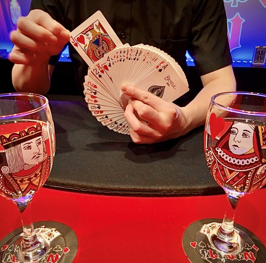 大阪旅行で家族でも楽しめる面白いバーMagic Bar ELEVEN